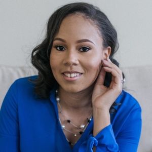 Meet your Posher, Amina